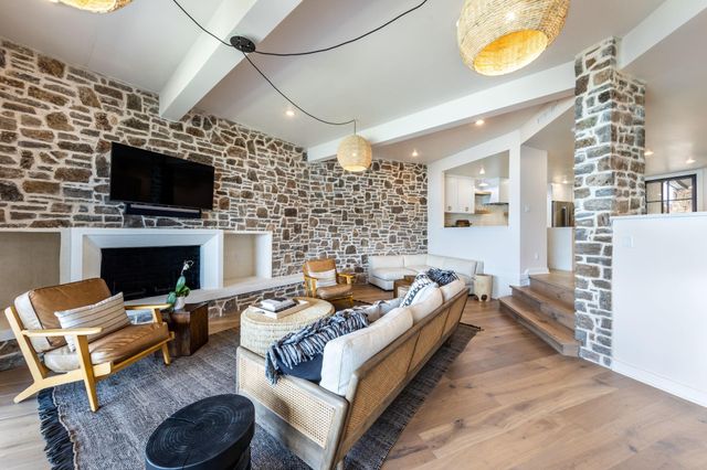 402 Island DR B, Horseshoe Bay, TX 78657