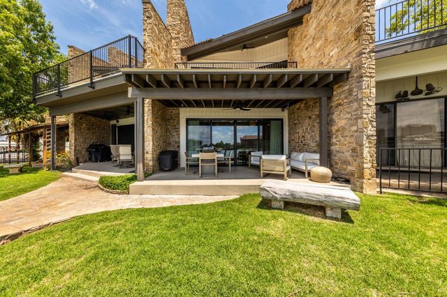 402 Island DR B, Horseshoe Bay, TX 78657