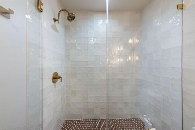 402 Island DR B, Horseshoe Bay, TX 78657