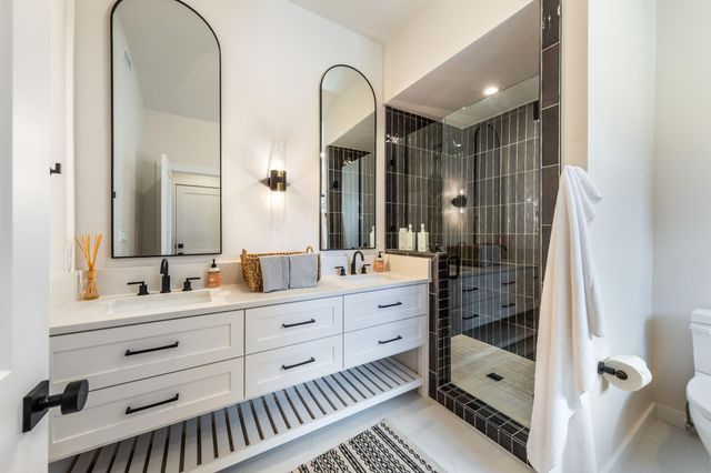 402 Island DR B, Horseshoe Bay, TX 78657