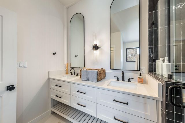 402 Island DR B, Horseshoe Bay, TX 78657