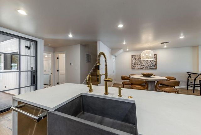 402 Island DR B, Horseshoe Bay, TX 78657