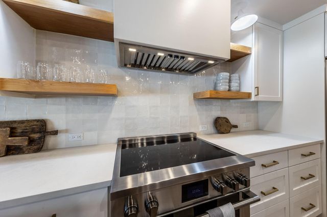 402 Island DR B, Horseshoe Bay, TX 78657