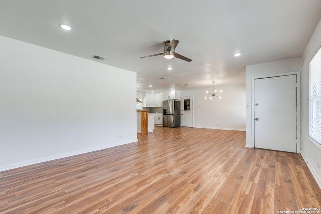 150 Windsor Dr, San Antonio, TX 78228