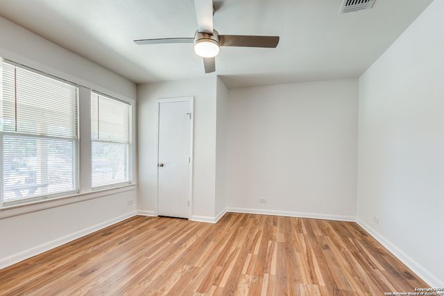 150 Windsor Dr, San Antonio, TX 78228