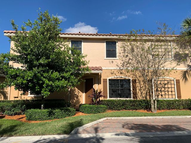 128 W Riverwalk Cir, Plantation, FL 33326