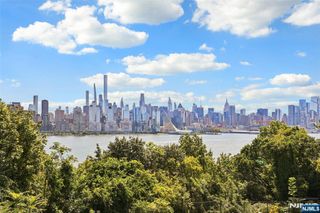 6309 Boulevard East 14, West New York, NJ 07093
