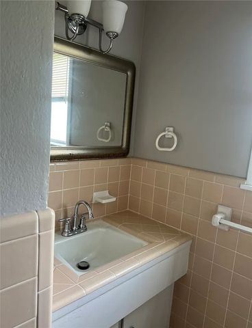407 Fairway Drive, Bryan, TX 77801