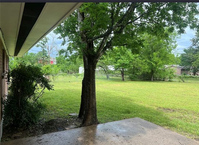 407 Fairway Drive, Bryan, TX 77801
