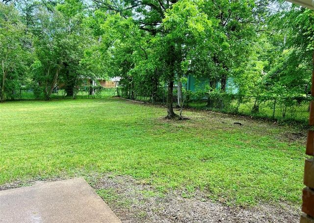 407 Fairway Drive, Bryan, TX 77801