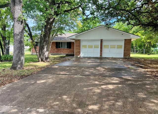 407 Fairway Drive, Bryan, TX 77801