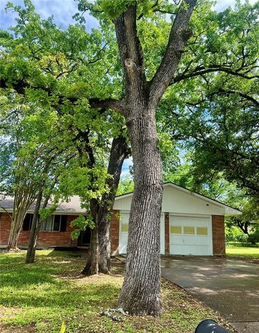 407 Fairway Drive, Bryan, TX 77801