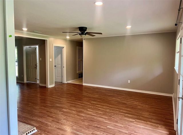 407 Fairway Drive, Bryan, TX 77801