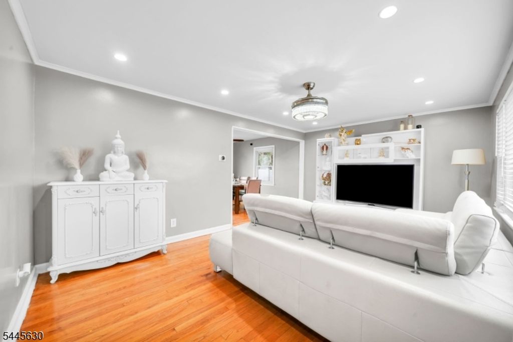 219 Burroughs Ter, Union Twp., NJ 07083 — photo 3