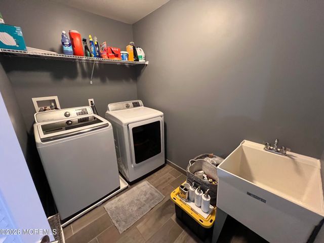 63 Mccormick Avenue S, Old Bridge, NJ 08857