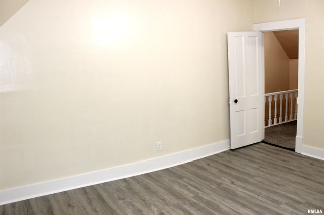 103 N SWARTS Street, Abingdon, IL 61410