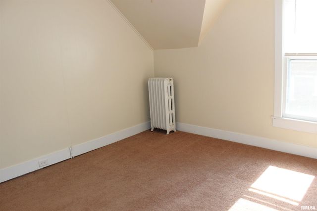 103 N SWARTS Street, Abingdon, IL 61410