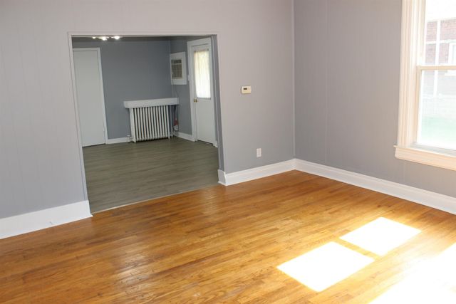 103 N SWARTS Street, Abingdon, IL 61410