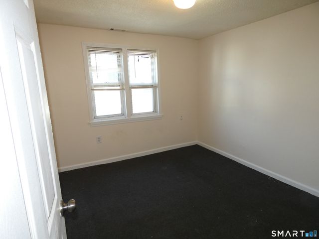 43 Elmwood Avenue, Bridgeport, CT 06605