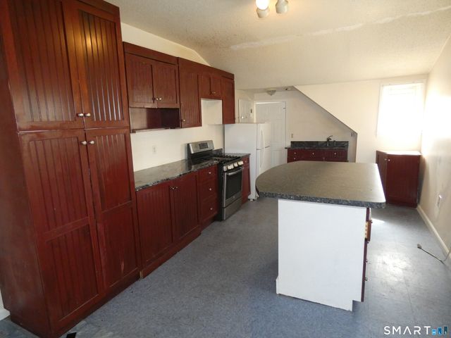 43 Elmwood Avenue, Bridgeport, CT 06605