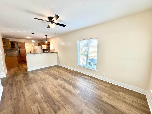 526 W Main St, Valley Center, KS 67147