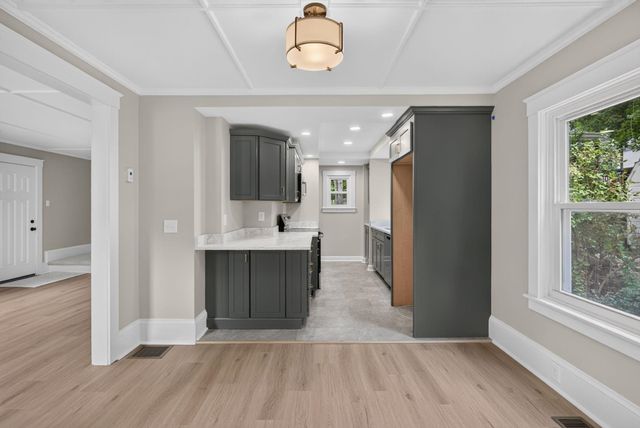 16 Palm Street, Concord, NH 03301