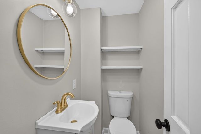 16 Palm Street, Concord, NH 03301