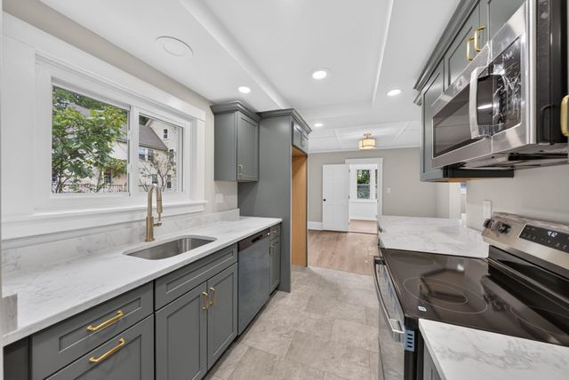 16 Palm Street, Concord, NH 03301