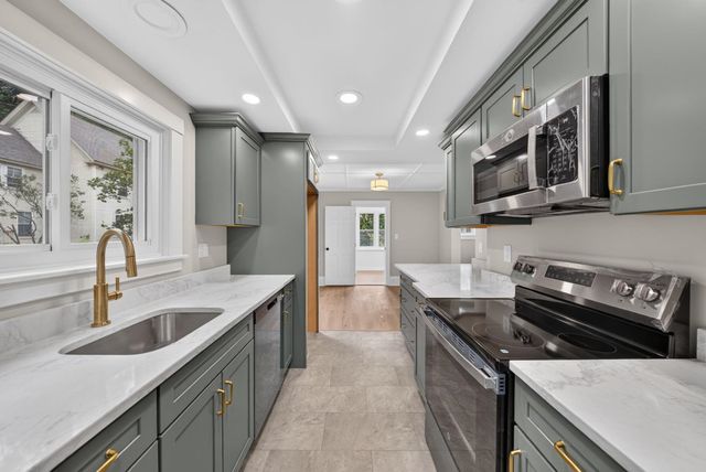 16 Palm Street, Concord, NH 03301