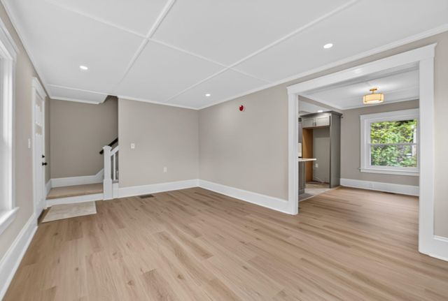 16 Palm Street, Concord, NH 03301