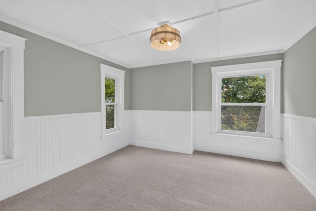 16 Palm Street, Concord, NH 03301