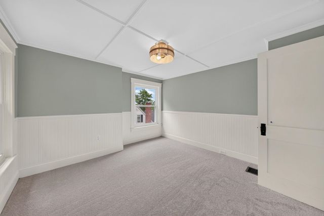 16 Palm Street, Concord, NH 03301