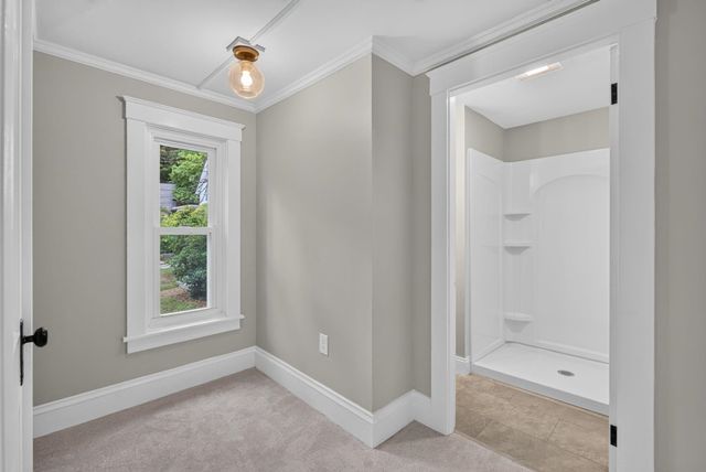 16 Palm Street, Concord, NH 03301