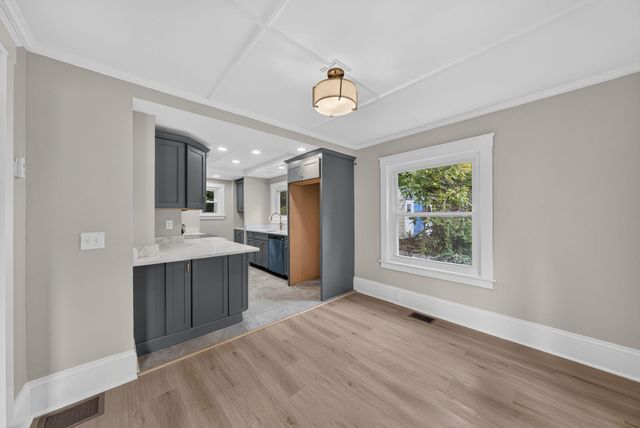 16 Palm Street, Concord, NH 03301