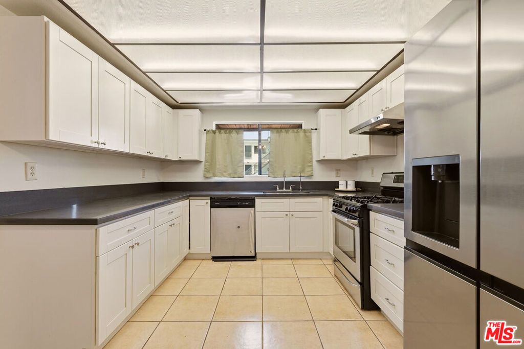 14120 Yukon Avenue 8, Hawthorne, CA 90250 — photo 5