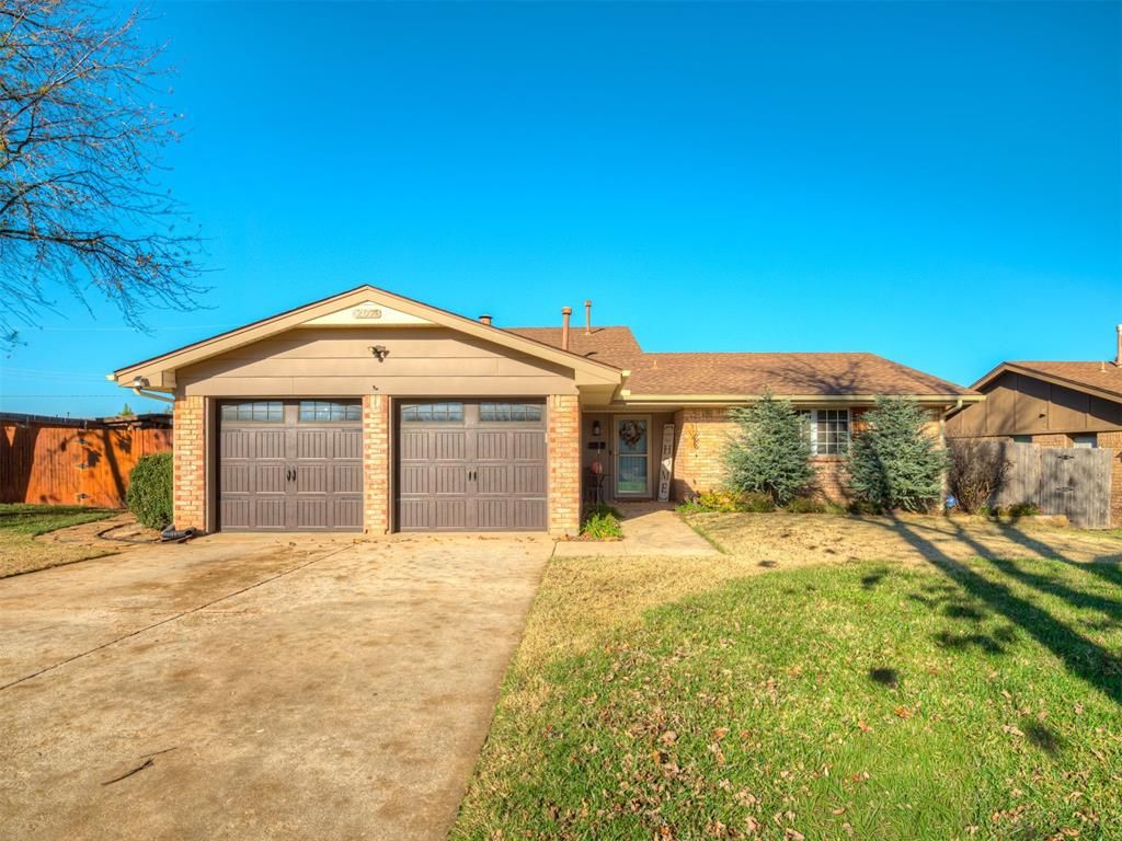 207 Klondike Drive, Yukon, OK 73099