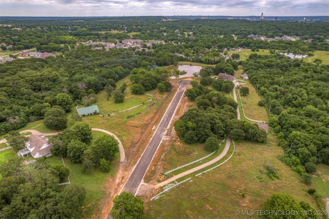 4556 Oak Timber Drive, Tulsa, OK 74131