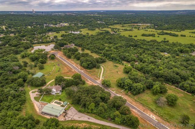 4556 Oak Timber Drive, Tulsa, OK 74131