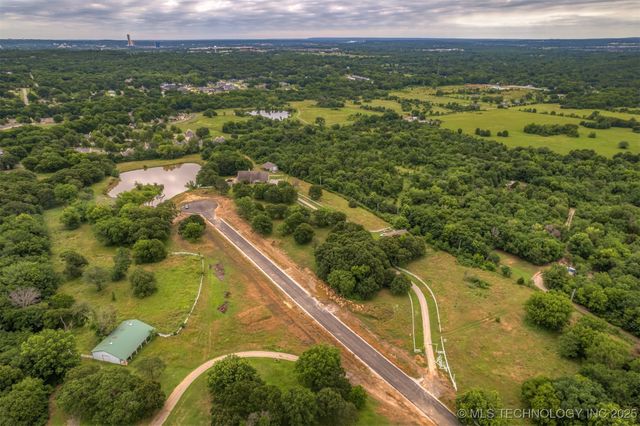 4556 Oak Timber Drive, Tulsa, OK 74131