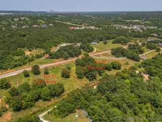 4556 Oak Timber Drive, Tulsa, OK 74131