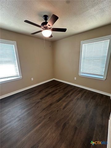 952 Fannin Loop, Temple, TX 76501