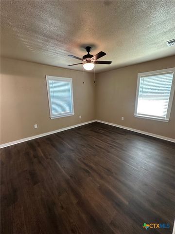 952 Fannin Loop, Temple, TX 76501