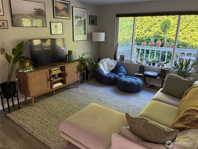 824 NW 64th Street, Seattle, WA 98107