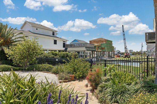 515 Westerly Drive, Tiki Island, TX 77554