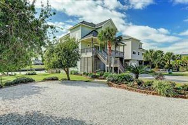 515 Westerly Drive, Tiki Island, TX 77554