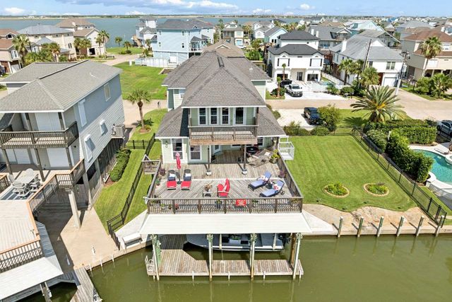 515 Westerly Drive, Tiki Island, TX 77554