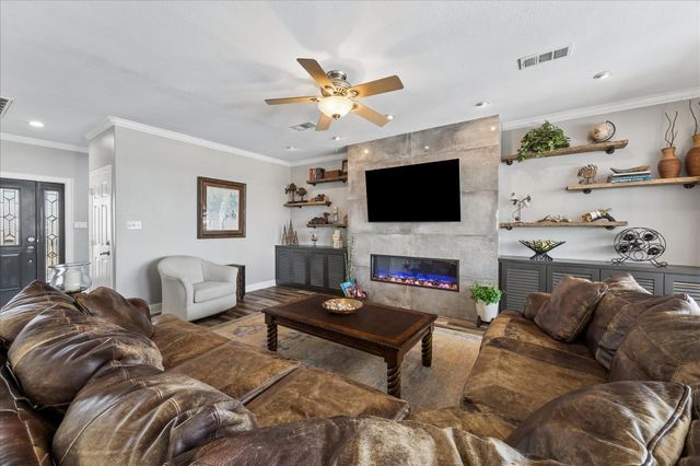 515 Westerly Drive, Tiki Island, TX 77554