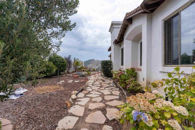 3862 Flowerwood Lane, Fallbrook, CA 92028