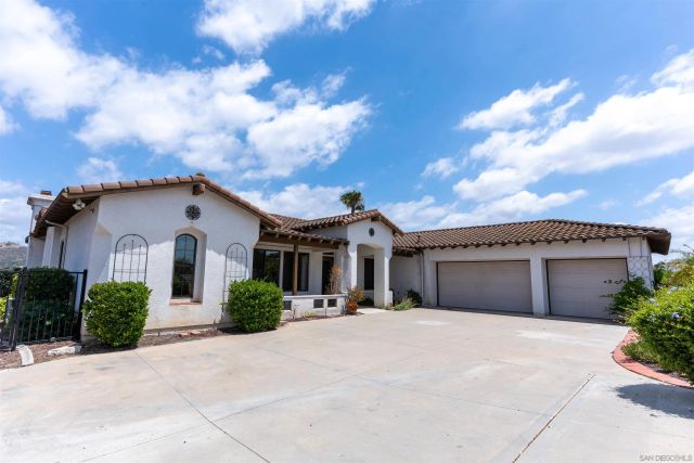 3862 Flowerwood Lane, Fallbrook, CA 92028