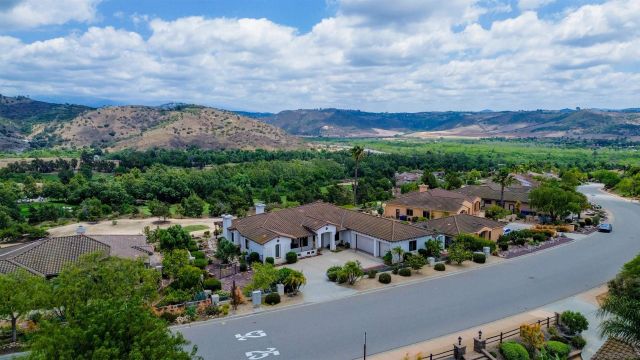 3862 Flowerwood Lane, Fallbrook, CA 92028